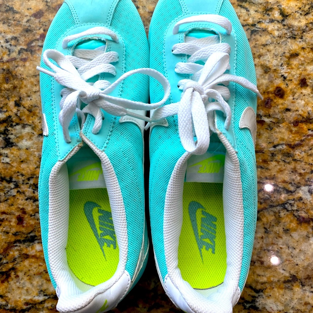 Throwback Nike Kicks - image 2